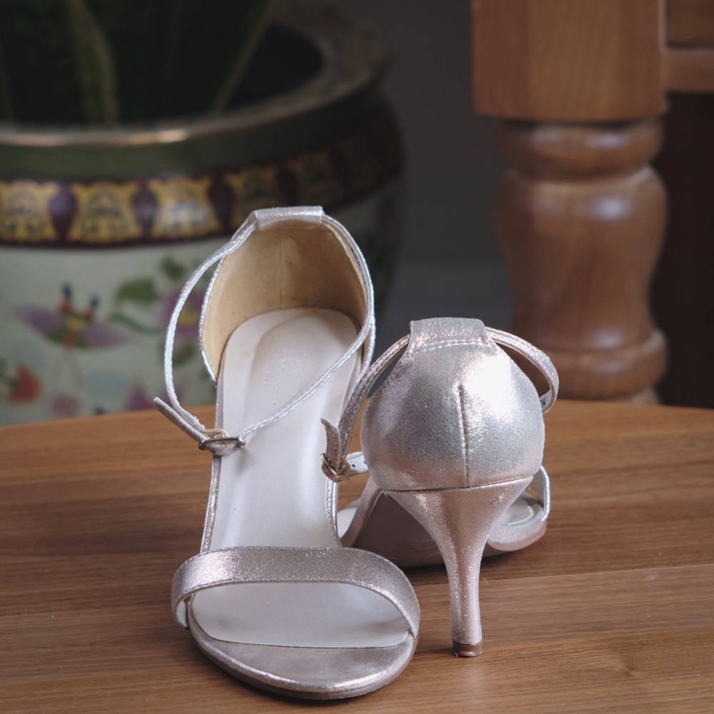 David’s Bridal heels w a strap gold size 9.5